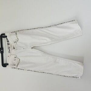 Miss Me Low Rise Denim Capri embellished in white Size 27